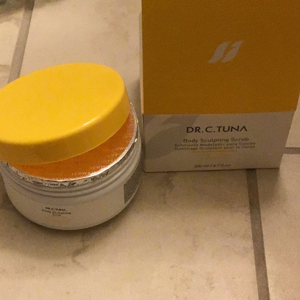 FARMASI BODY SCULTPING SCRUB BNIB